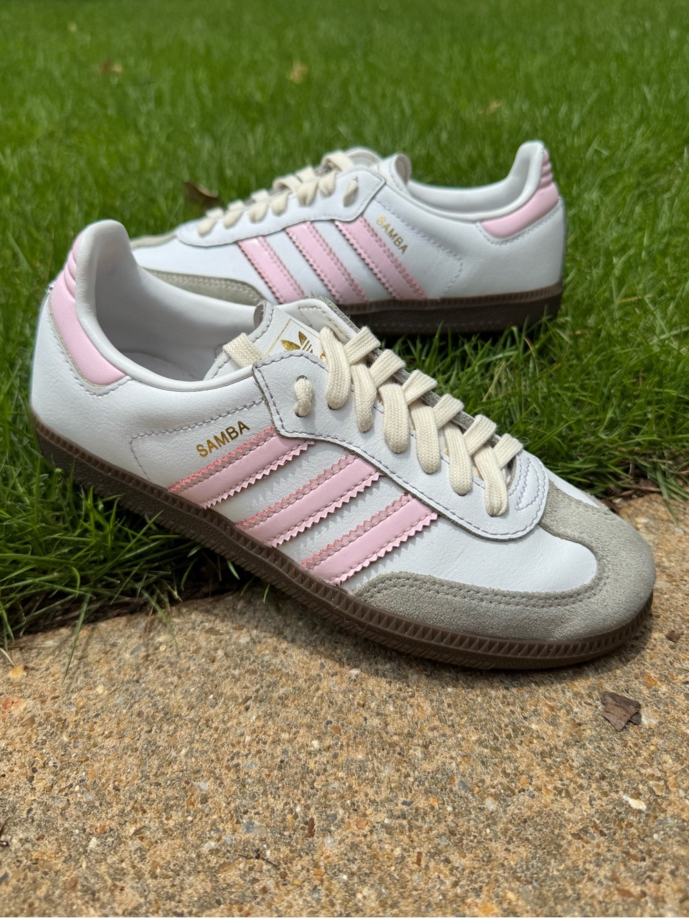 Samba Women’s 5 White Sneakers with Pink and Gray Adidas leather soccer shoes